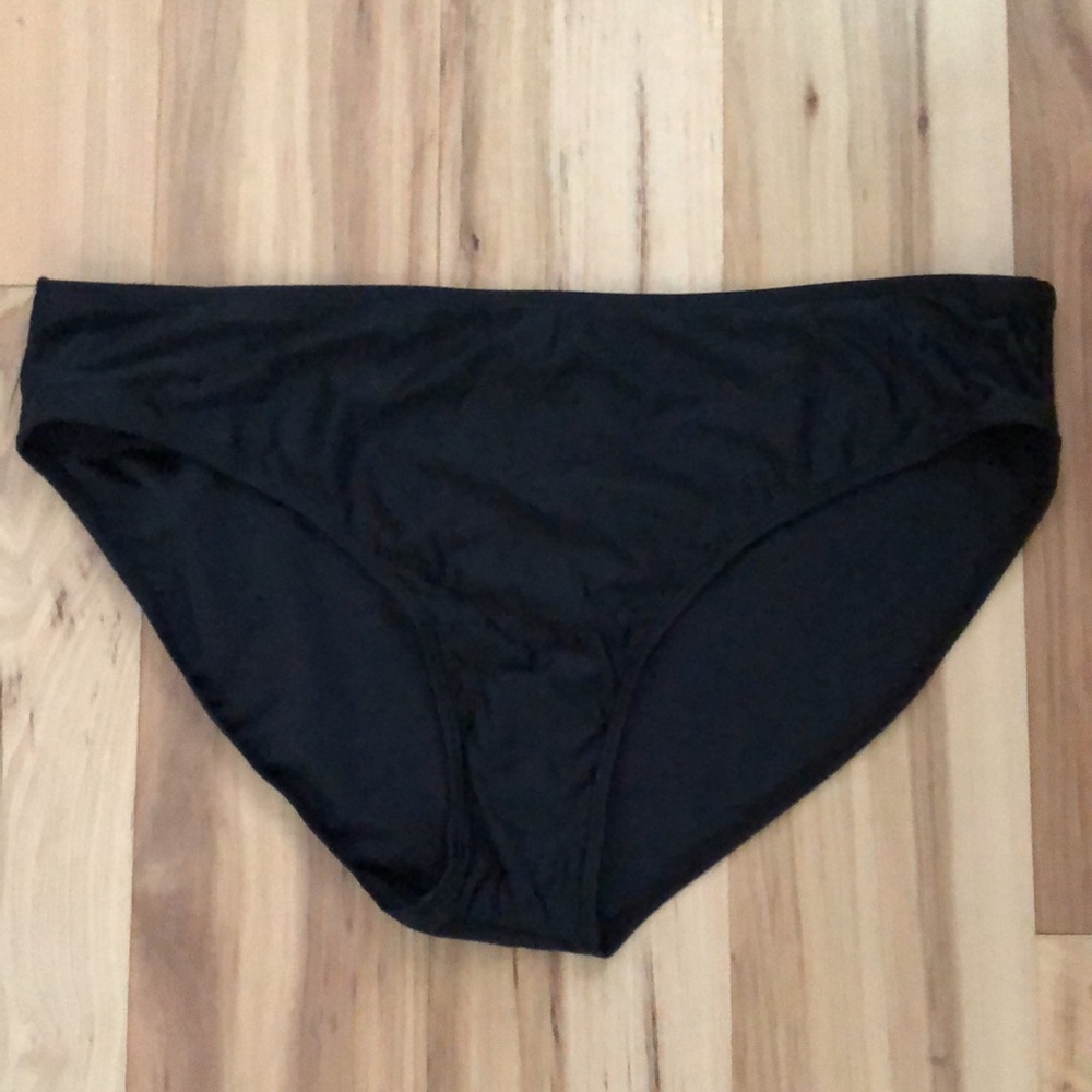 NWOT Black bikini bottoms.  Size XL.